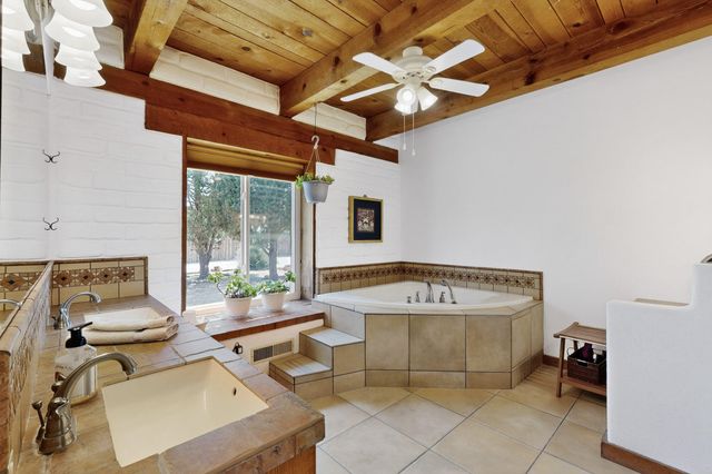 159 El Rey Drive, Corrales, NM 87048