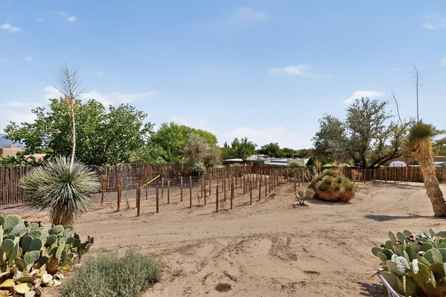 159 El Rey Drive, Corrales, NM 87048