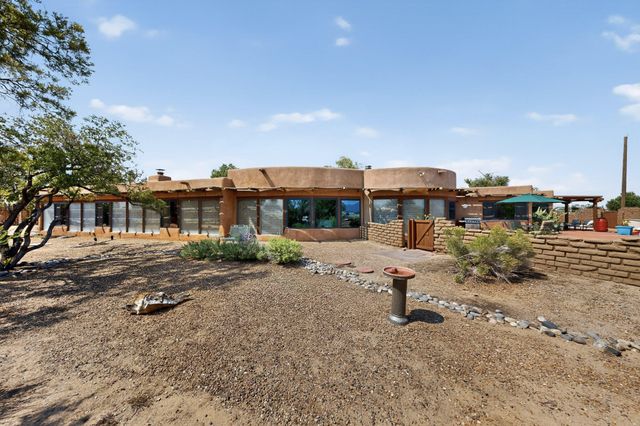 159 El Rey Drive, Corrales, NM 87048