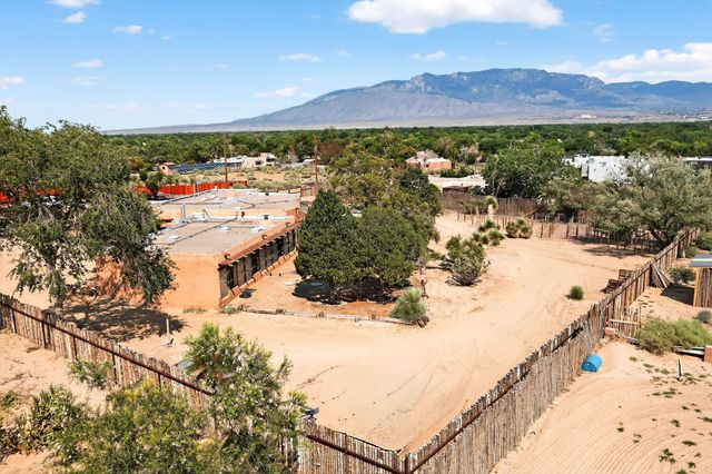 159 El Rey Drive, Corrales, NM 87048