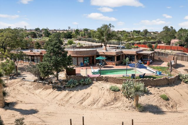 159 El Rey Drive, Corrales, NM 87048