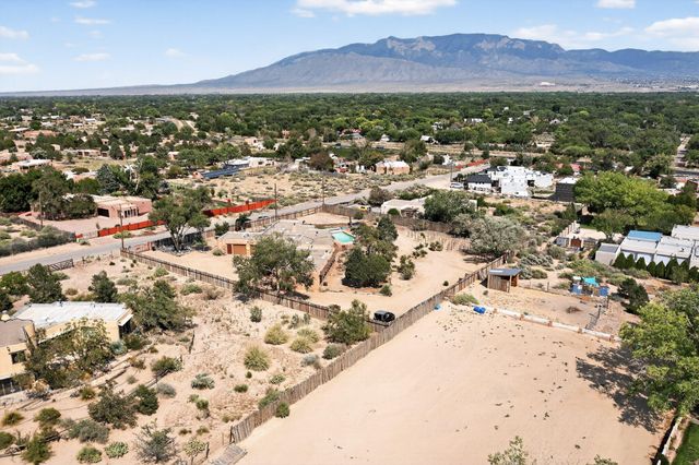 159 El Rey Drive, Corrales, NM 87048