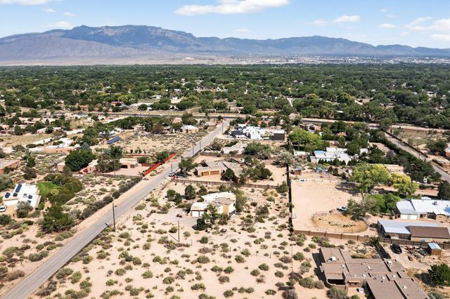 159 El Rey Drive, Corrales, NM 87048