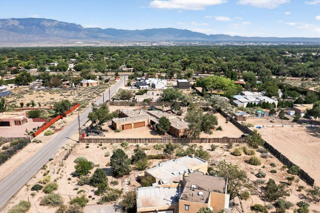 159 El Rey Drive, Corrales, NM 87048