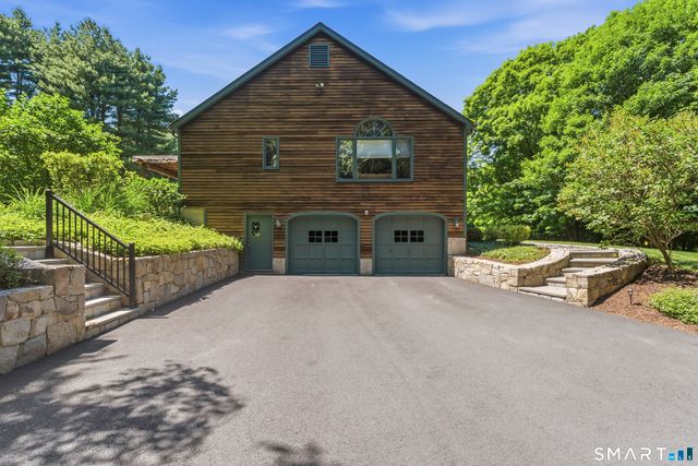 16 Palestine Road, Newtown, CT 06470