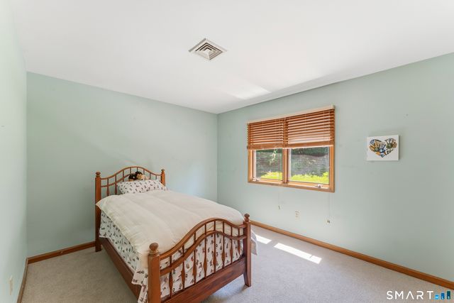 16 Palestine Road, Newtown, CT 06470