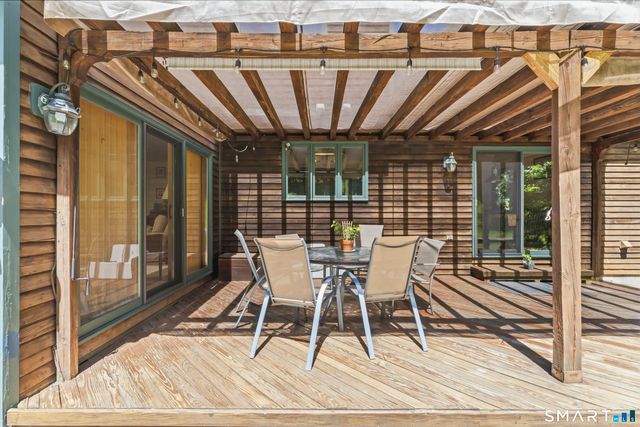 16 Palestine Road, Newtown, CT 06470