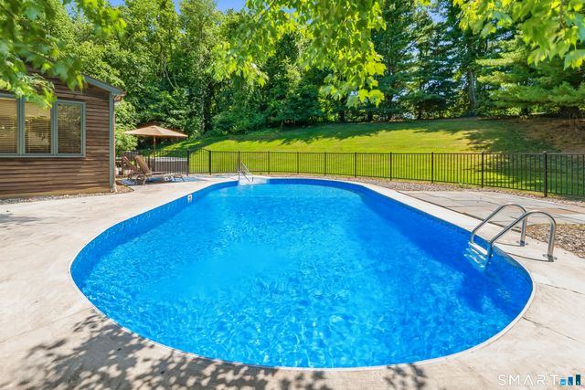 16 Palestine Road, Newtown, CT 06470