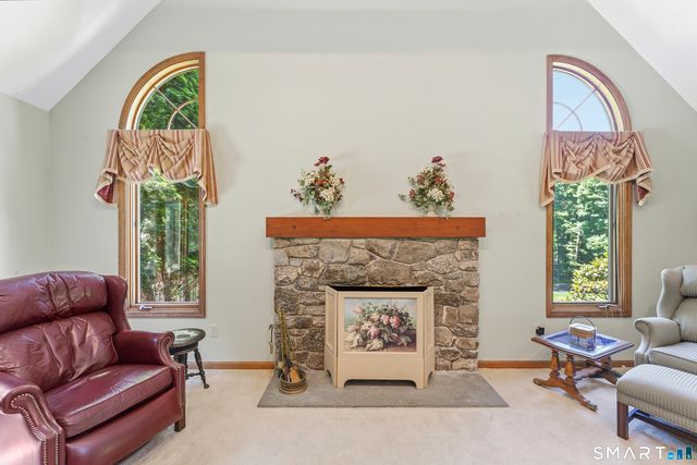 16 Palestine Road, Newtown, CT 06470
