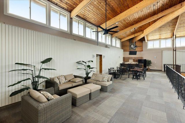 2011 E 122nd Street D11, Burnsville, MN 55337