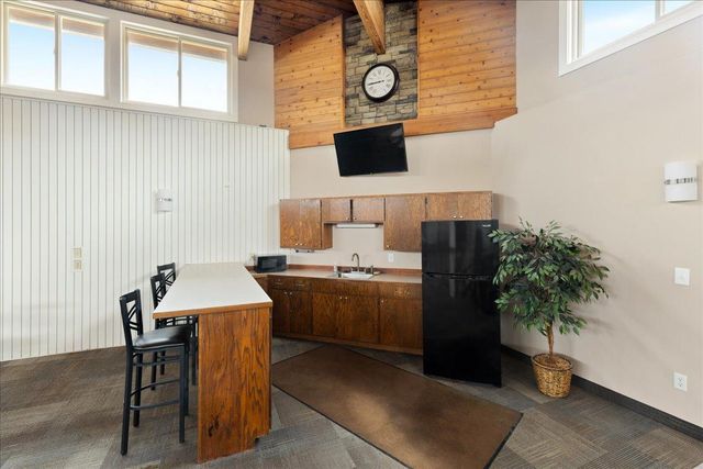 2011 E 122nd Street D11, Burnsville, MN 55337