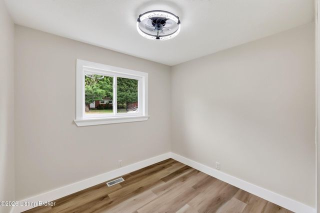 9810 East Ave, Louisville, KY 40272