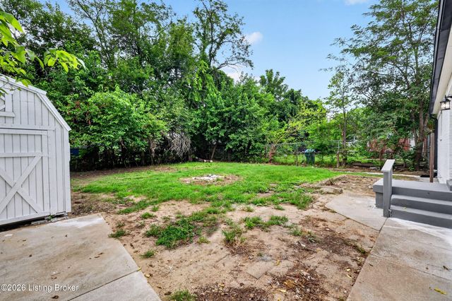 9810 East Ave, Louisville, KY 40272