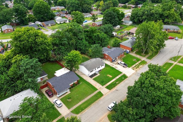 9810 East Ave, Louisville, KY 40272