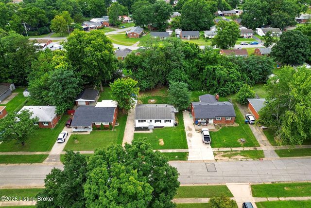 9810 East Ave, Louisville, KY 40272