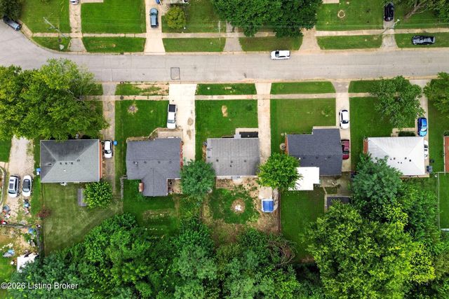 9810 East Ave, Louisville, KY 40272
