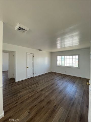 10244 S Van Ness Avenue, Los Angeles, CA 90047
