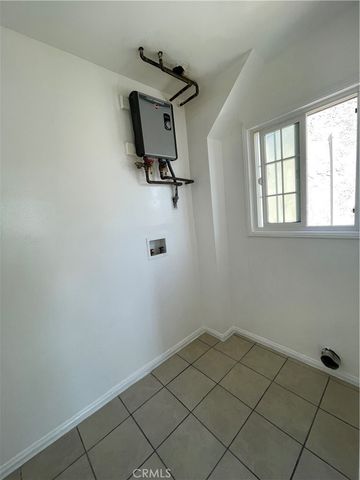 10244 S Van Ness Avenue, Los Angeles, CA 90047
