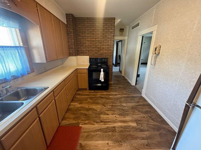 27 E 14TH STREET, Clintonville, WI 54929