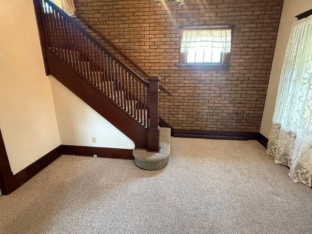 27 E 14TH STREET, Clintonville, WI 54929