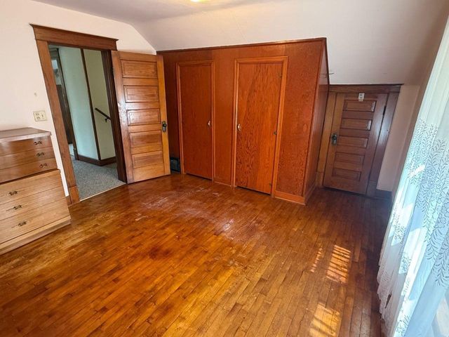 27 E 14TH STREET, Clintonville, WI 54929