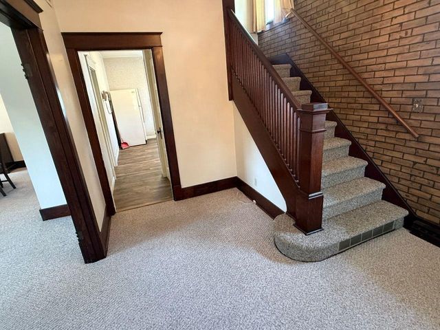 27 E 14TH STREET, Clintonville, WI 54929
