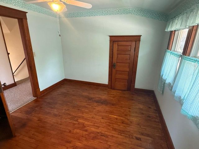 27 E 14TH STREET, Clintonville, WI 54929