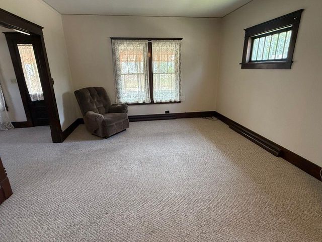 27 E 14TH STREET, Clintonville, WI 54929