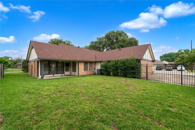 5644 Guadalajara Drive, North Richland Hills, TX 76180