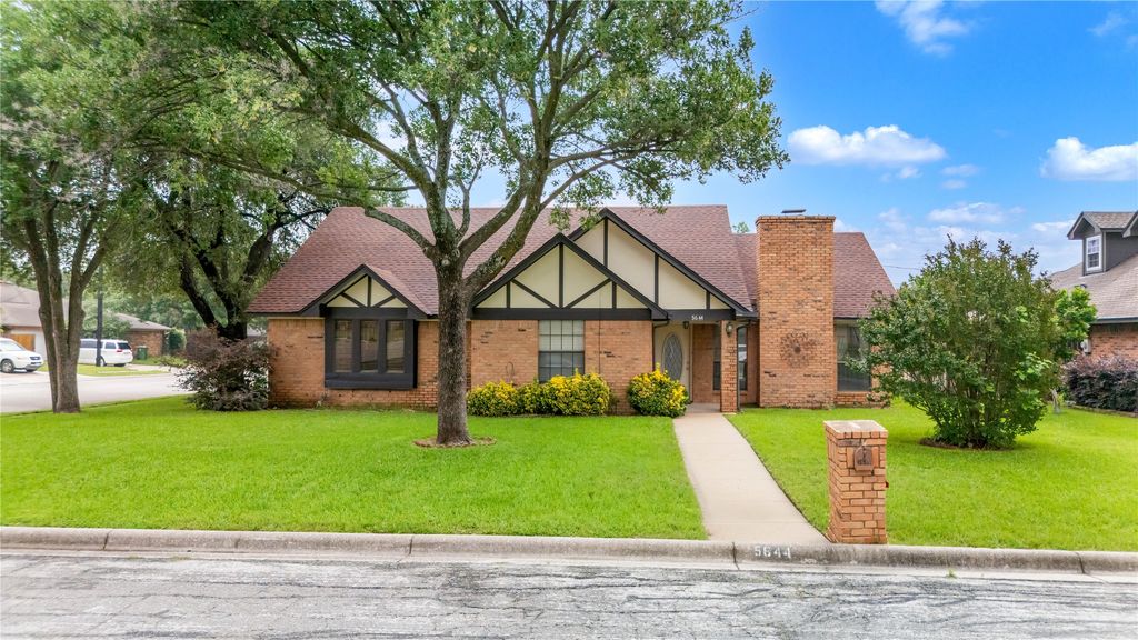5644 Guadalajara Drive, North Richland Hills, TX 76180