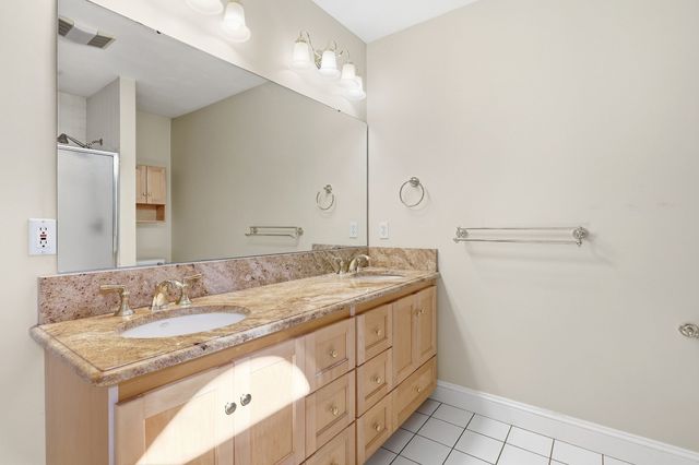 14 Windingwood Ln 14, Acton, MA 01720