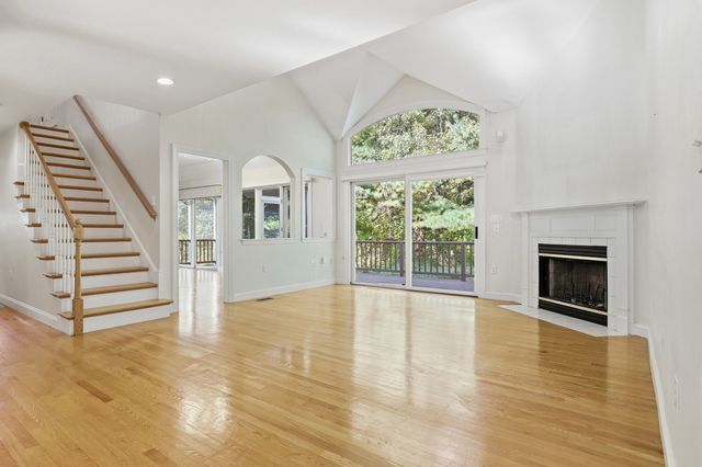 14 Windingwood Ln 14, Acton, MA 01720