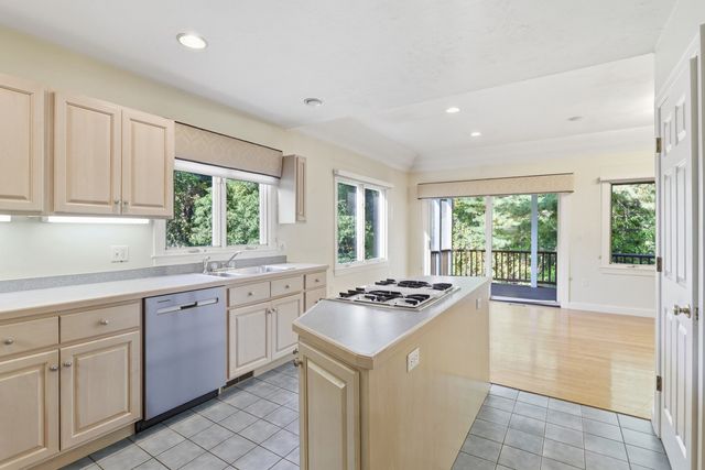 14 Windingwood Ln 14, Acton, MA 01720