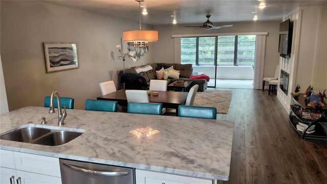 146 WILD PALM DR 146, Bradenton, FL 34210