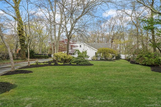 61 Park Avenue, Blue Point, NY 11715