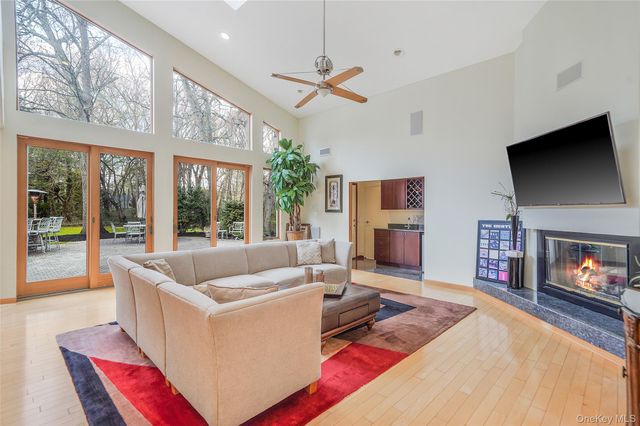 61 Park Avenue, Blue Point, NY 11715