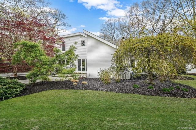 61 Park Avenue, Blue Point, NY 11715