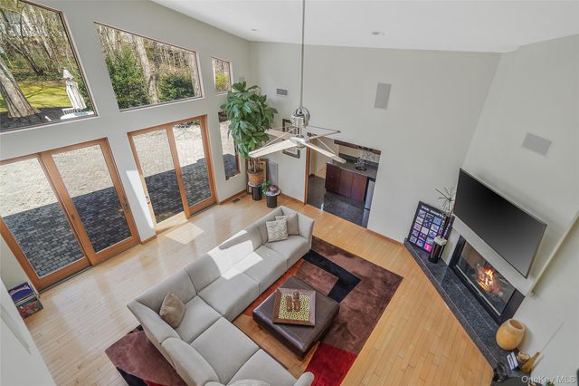 61 Park Avenue, Blue Point, NY 11715