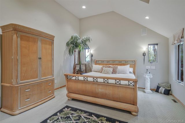 61 Park Avenue, Blue Point, NY 11715