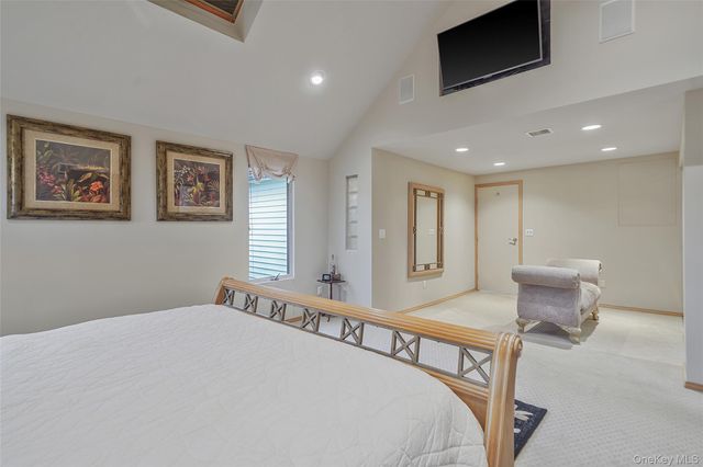 61 Park Avenue, Blue Point, NY 11715