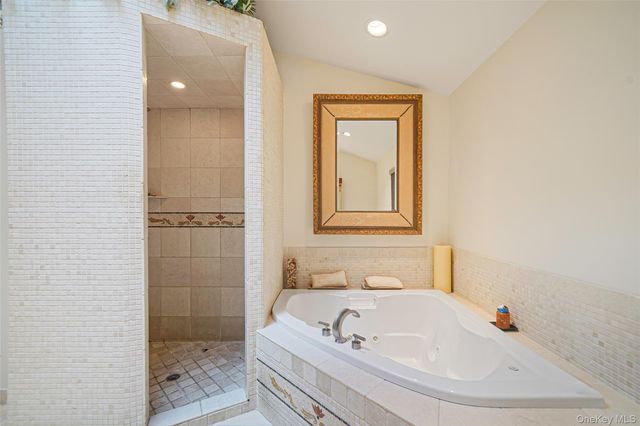 61 Park Avenue, Blue Point, NY 11715