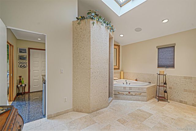 61 Park Avenue, Blue Point, NY 11715