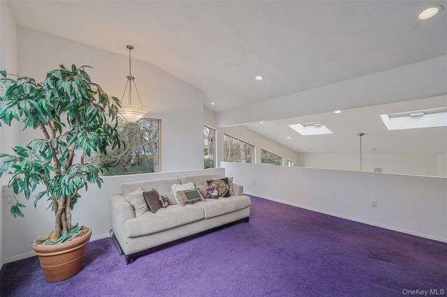 61 Park Avenue, Blue Point, NY 11715