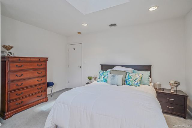 61 Park Avenue, Blue Point, NY 11715