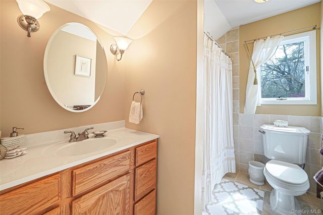 61 Park Avenue, Blue Point, NY 11715