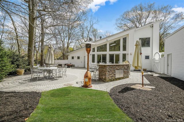 61 Park Avenue, Blue Point, NY 11715