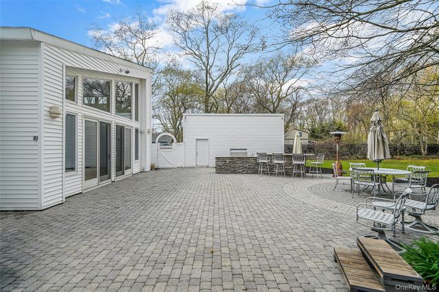 61 Park Avenue, Blue Point, NY 11715