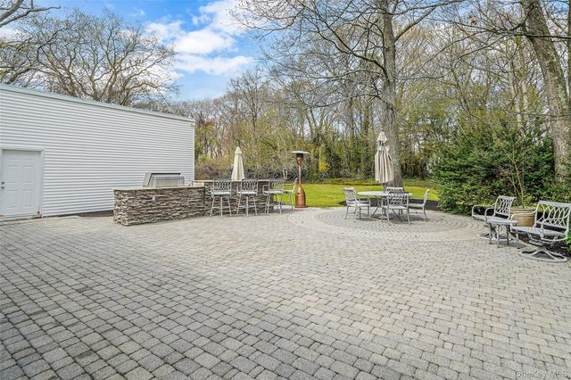 61 Park Avenue, Blue Point, NY 11715