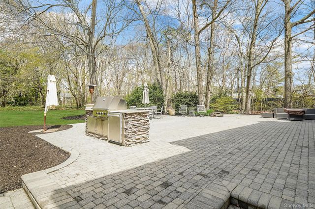 61 Park Avenue, Blue Point, NY 11715