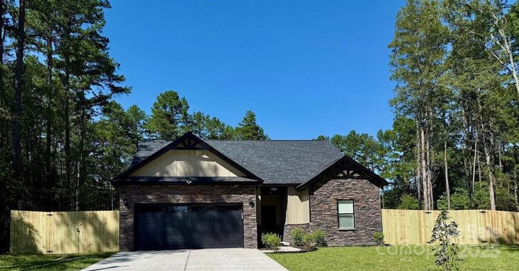 6519 Pargo Road, Charlotte, NC 28216